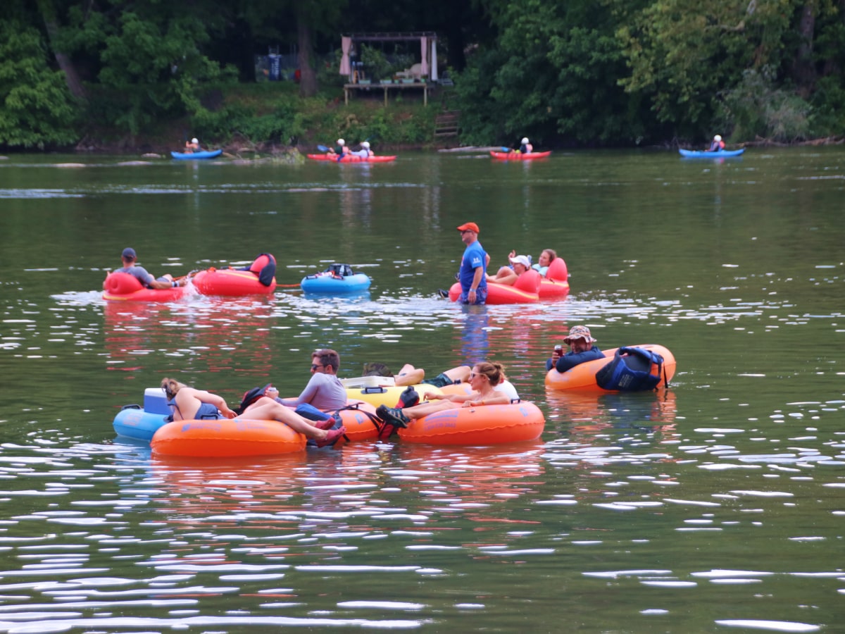 bunch of people tubing on the shenandoah river
